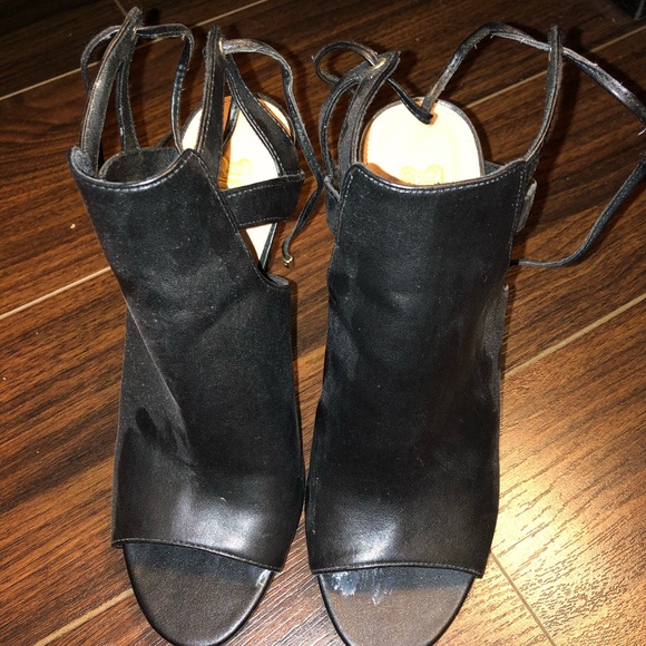 Black High Heels - Picture 2 of 5